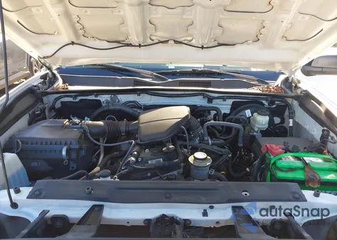 2018 Toyota Tacoma Sr z USA, uszkodzony, nr VIN 5TFRX5GN3JX119056